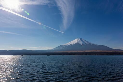 Fuji and contrails, fuji mountain, aerial cloud, yamanakako, JPG