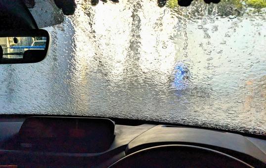 洗車完了を待つ車内 洗車完了を待つ車内の写真