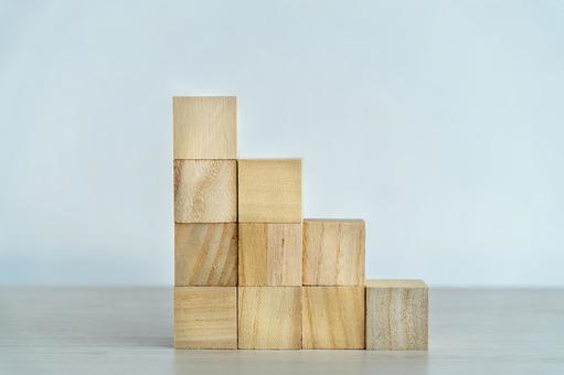 階段状に積み上げた積み木 階段状に積み上げた積み木 スキルアップ,スキル,アップの写真素材
