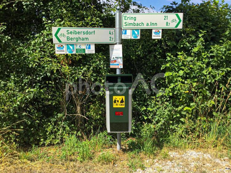 道標（ドイツの田舎道） ドイツ,標識,道標の写真素材