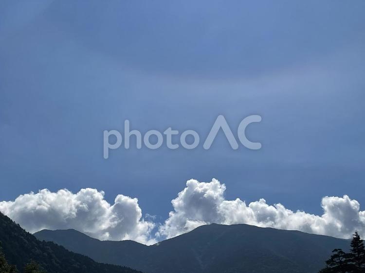 涸沢から横尾 5 夏雲,山,空の写真素材