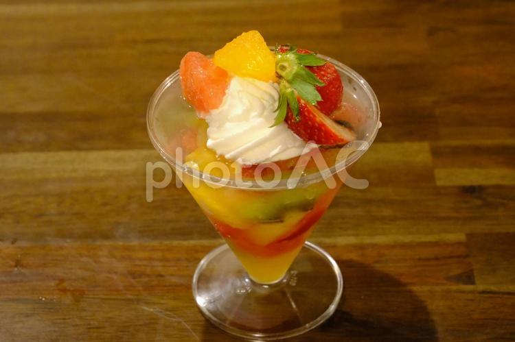 家で食べるフルーツゼリーの素材 デザート,スイーツ,いちごの写真素材