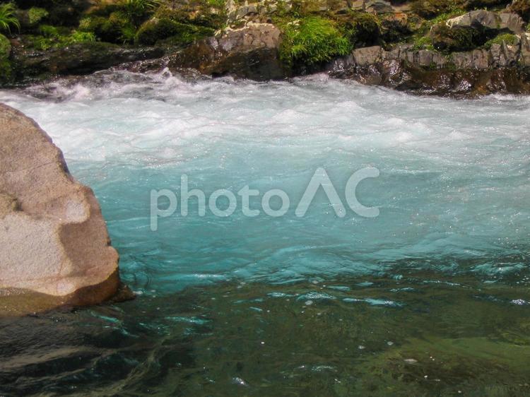 水の透き通った綺麗な渓流 渓流,川,山の写真素材
