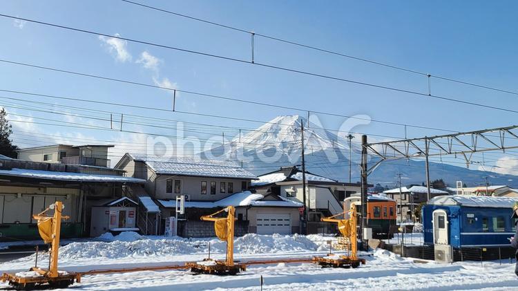 富士山の見える街 富士山,火山,日本の写真素材