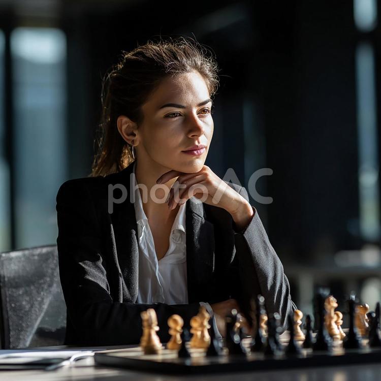集中する眼差し、チェスの女王 ビジネスウーマン,女性,思考の写真素材