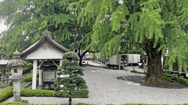 坂東33観音 08番 星谷寺 雨天の境内 坂東33観音 08番 星谷寺 雨天の境内の写真