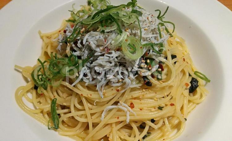 シラスとほうれん草の和風パスタ シラスとほうれん草の和風パスタ,パスタ,和風パスタの写真素材