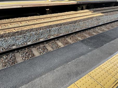 駅の線路 駅の線路の写真