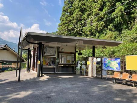 軍畑駅の駅舎 軍畑駅の駅舎 軍畑,軍畑駅,駅舎の写真素材