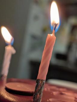 誕生日ケーキのろうそくの写真