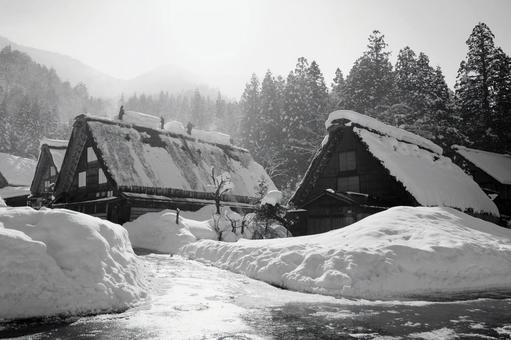 白川郷 白川郷 白黒,合掌造り,冬の写真素材