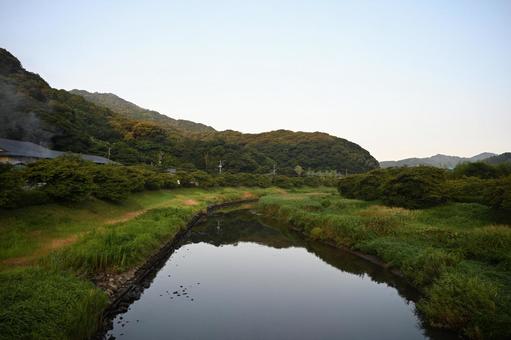 Morning scenery of the Aono River and mountains flowing through Shimogamo, chuan, landscape, mountain, JPG
