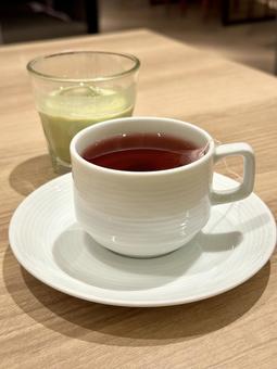 ローズヒップとケールジュース ローズヒップとケールジュース ローズヒップティー,ハーブティー,ローズヒップの写真素材