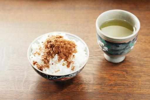 山椒風味の鰹のふりかけご飯 山椒風味の鰹のふりかけご飯 食事,食卓,朝ごはんの写真素材