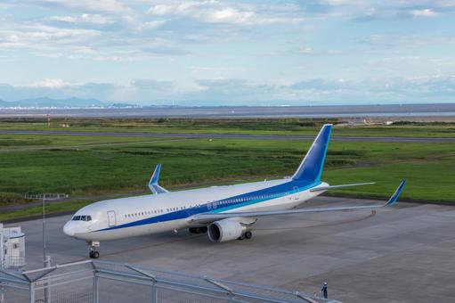 オレンジに染まる空港風景 オレンジに染まる空港風景の写真