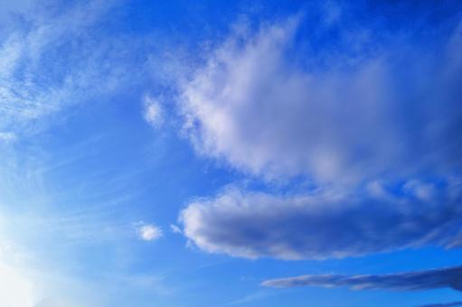 雲 青空 眺め 爽快 旅行,夏,ナチュラル,空,青空,晴れ,風景,広告,コピースペース,行楽,観光,天気,白,青,自然,背景,癒し,雲,7月,8月,希望,環境,爽やか,初夏,壁紙,季節,深呼吸,テクスチャ,鮮やか,日焼け,UV,やすらぎ,テキストスペー 雲 青空 眺め 爽快 旅行,夏,ナチュラル,空,青空,晴れ,風景,広告,コピースペース,行楽,観光,天気,白,青,自然,背景,癒し,雲,7月,8月,希望,環境,爽やか,初夏,壁紙,季節,深呼吸,テクスチャ,鮮やか,日焼け,UV,やすらぎ,テキストスペーの写真