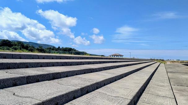 青空と階段2 青空と階段2 階段,青空,夏の写真素材