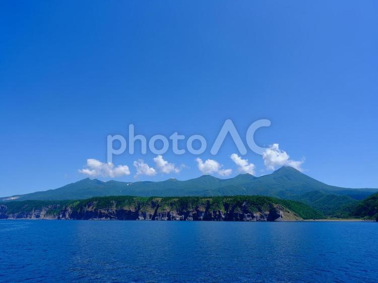 海から見た知床連山 知床連山,海,北海道の写真素材