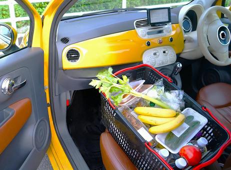 車でショッピング④ 買い物,スーパー,車の写真素材