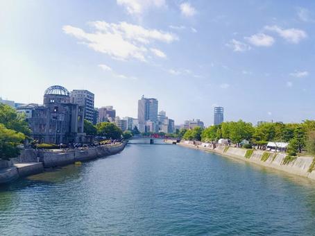 80年目を迎えた原爆ドーム 80年目を迎えた原爆ドーム 原爆ドーム,平和公園,広島の写真素材