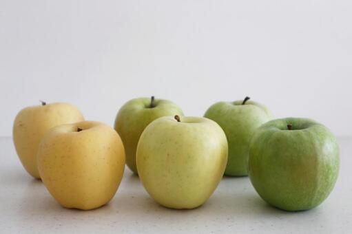 青りんご3種類 林檎,果物,アップルの写真素材