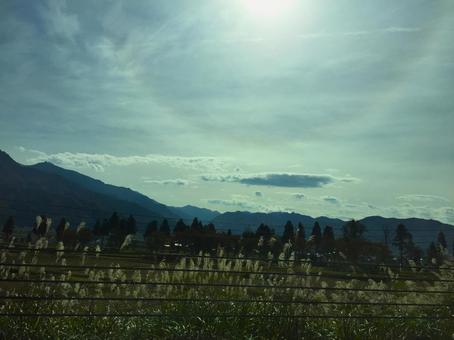 日暈　ハロ現象（秋） 景色,晴れ,気象の写真素材