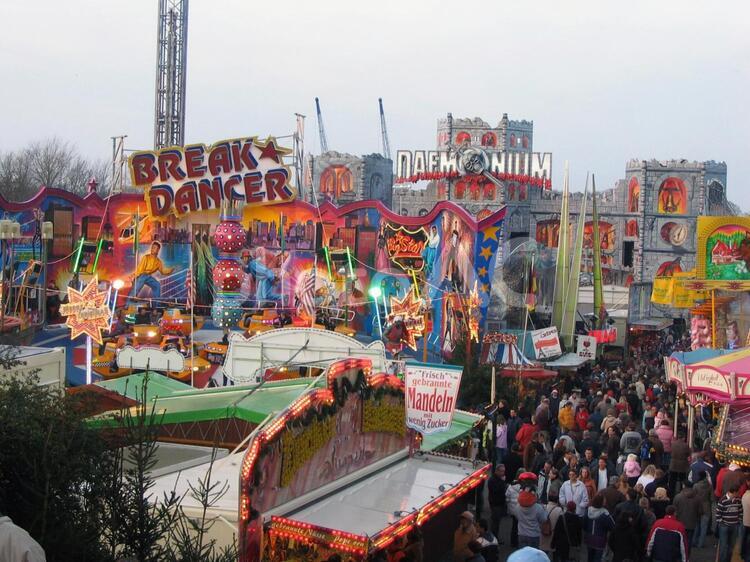 クリスマスの移動遊園地 クリスマス,クリスマスマーケット,ドイツの写真素材