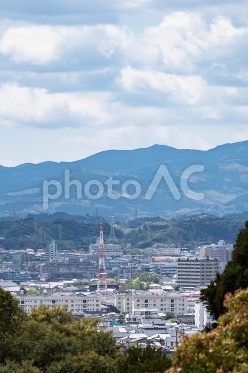 田舎に広がる住宅街と鉄塔 住宅街,田舎,屋根の写真素材