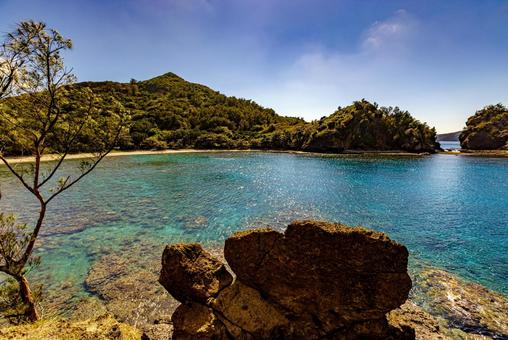 小笠原諸島 宮之浜から望む絶景 小笠原諸島 宮之浜から望む絶景 父島,宮之浜,小笠原諸島の写真素材