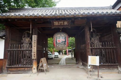 パワースポット 滋賀県 東門院① 山門 パワースポット 滋賀県 東門院① 山門の写真