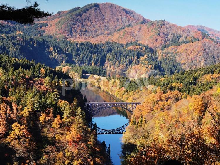 会津若松　第一只見川橋梁 青空,晴天,橋の写真素材