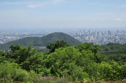 札幌市幌見峠ラベンダー園からの市街風景 札幌市幌見峠ラベンダー園からの市街風景の写真