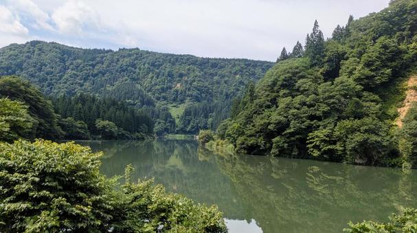 JR只見線・早戸駅前の夢幻峡 JR只見線・早戸駅前の夢幻峡 山,自然,風景の写真素材