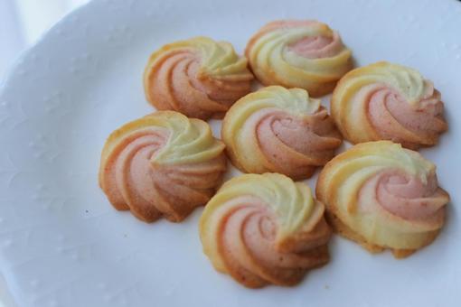 いちごの絞りクッキー クッキー,焼き菓子,お菓子の写真素材