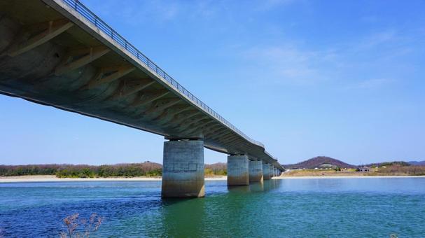 青空と大橋 青空と大橋の写真