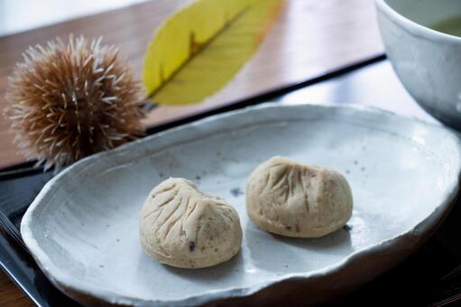秋の和スイーツ　茶巾絞りの栗きんとん 秋,栗,和菓子の写真素材