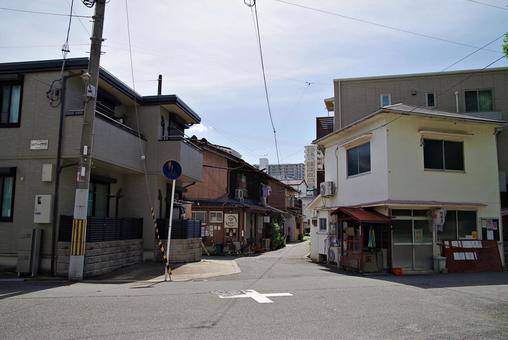 昭和の雰囲気を残す町角 昭和の雰囲気を残す町角 町角,路地,隘路の写真素材