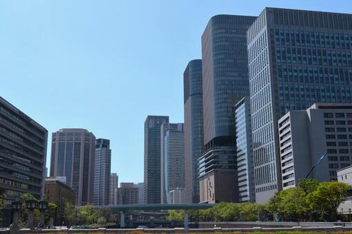 オフィスビルが立ち並ぶ都会のビジネス街 ビジネス街,ビジネス,オフィス街の写真素材