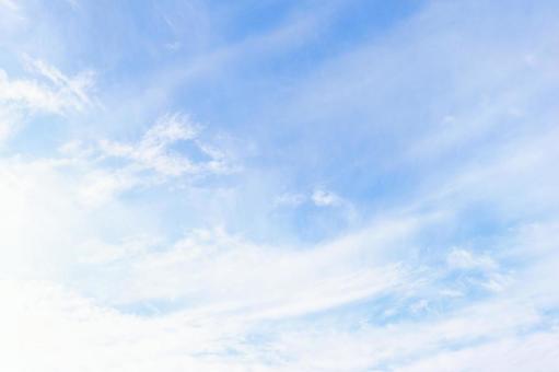 空と薄雲の秋の空の爽やかな背景 空,青空,空模様の写真素材