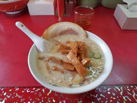 ラーメン とんこつラーメン,ラーメン,麺の写真素材
