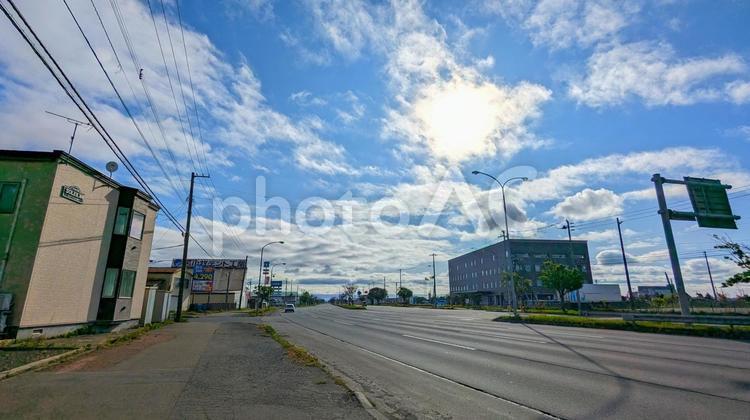 苫小牧の青空 青空,白い雲,北海道の写真素材