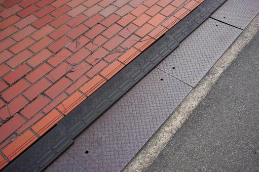 段差解消プレートもしくは段差解消スロープの写真