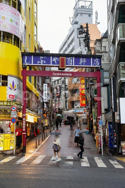 雨の渋谷百軒店 渋谷百軒店,渋谷,百軒店の写真素材