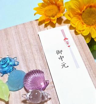 御中元 ひまわりと貝殻③ 御中元 ひまわりと貝殻③の写真