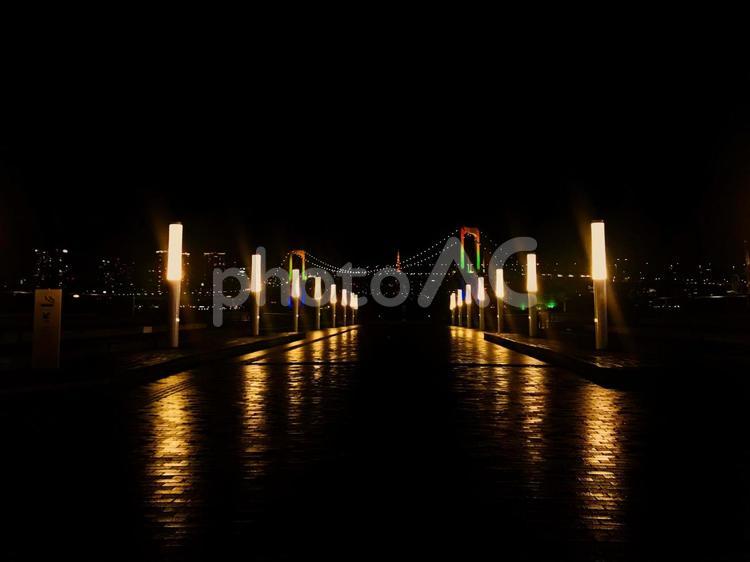 東京、お台場のレインボーブリッジと夜景 東京,お台場,レインボーブリッジの写真素材