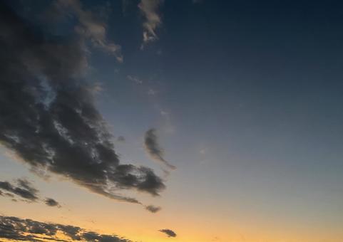 夕焼け　その3 空,おだやか,夕日の写真素材