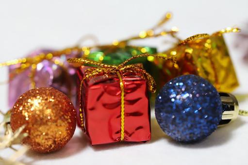 クリスマスプレゼントのイメージ クリスマス,12月,プレゼントの写真素材