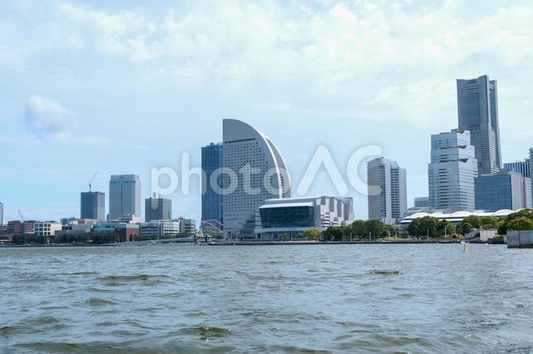 海から見た横浜の風景 横浜,海から,海の写真素材