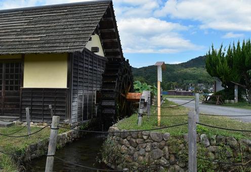のどかな水車のある風景 のどかな水車のある風景 水車,のどか,懐かしいの写真素材