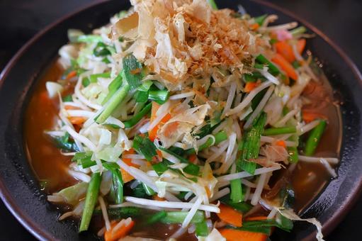焼き肉店の豚肉入り野菜炒め 焼き肉店の豚肉入り野菜炒めの写真